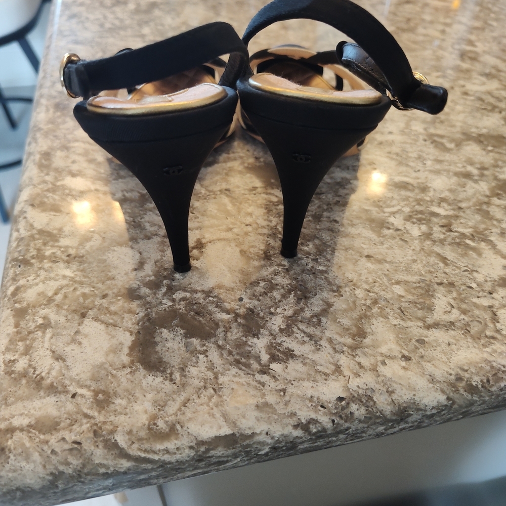 Authentic Chanel High Heels Size 38 - Picture 3 of 7
